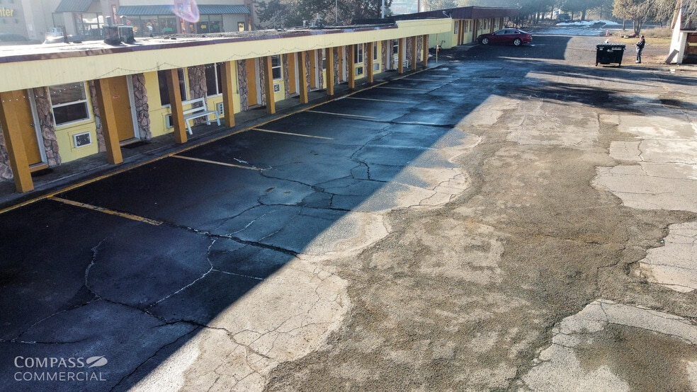 More Photos Of 109480 Highway 97 N, Chemult Hotel For Sale