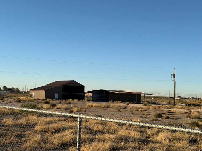 More Photos Of 5105 S Veronica St, Monahans Warehouse For Lease