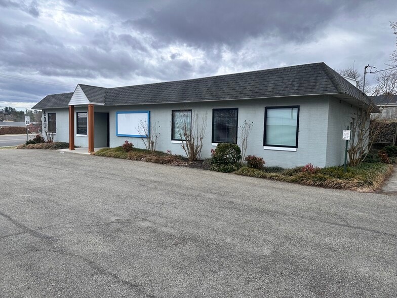 More Photos Of 401 Depot St NW, Christiansburg Medical For Sale
