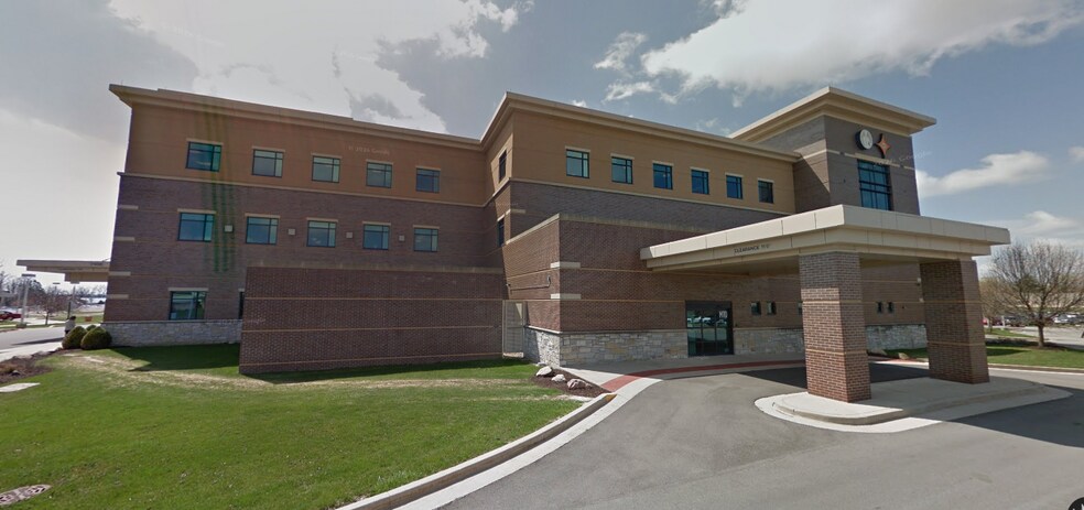 More Photos Of 7956 W Jefferson Blvd, Fort Wayne Office For Lease