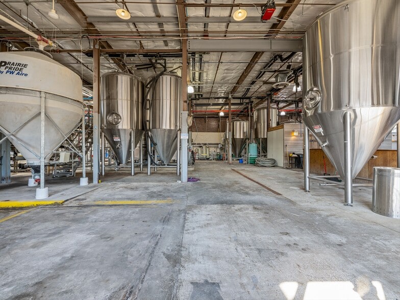 More Photos Of 212 S Green St, Morganton Bar For Sale