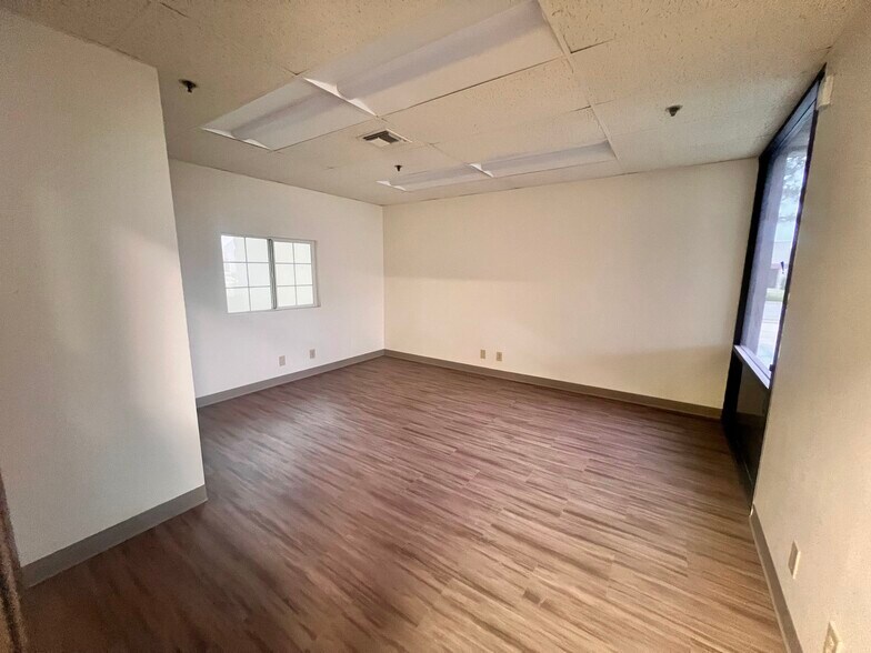 More Photos Of 13236 Barton Cir, Whittier Manufacturing For Lease