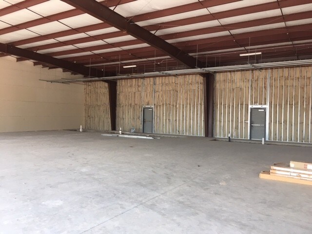 More Photos Of 2302 NE Bob Bullock Loop, Laredo Storefront For Lease