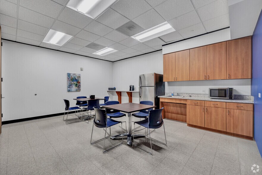 More Photos Of 400 N Sam Houston Pky E, Houston Office For Lease