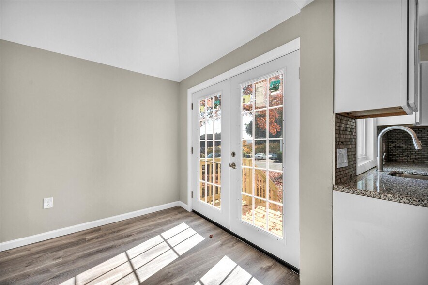 Primary Photo Of 121 Hillview Ave, Waterbury Apartments For Sale