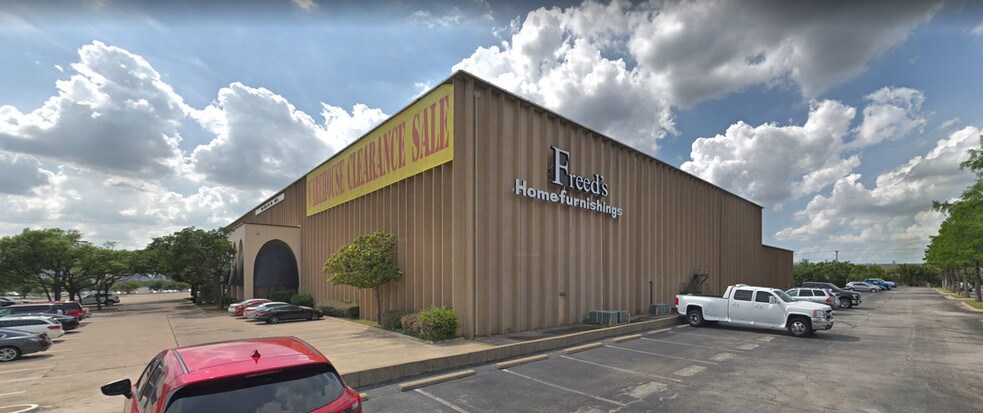 More Photos Of 4355 Lyndon B Johnson Fwy, Dallas Freestanding For Lease