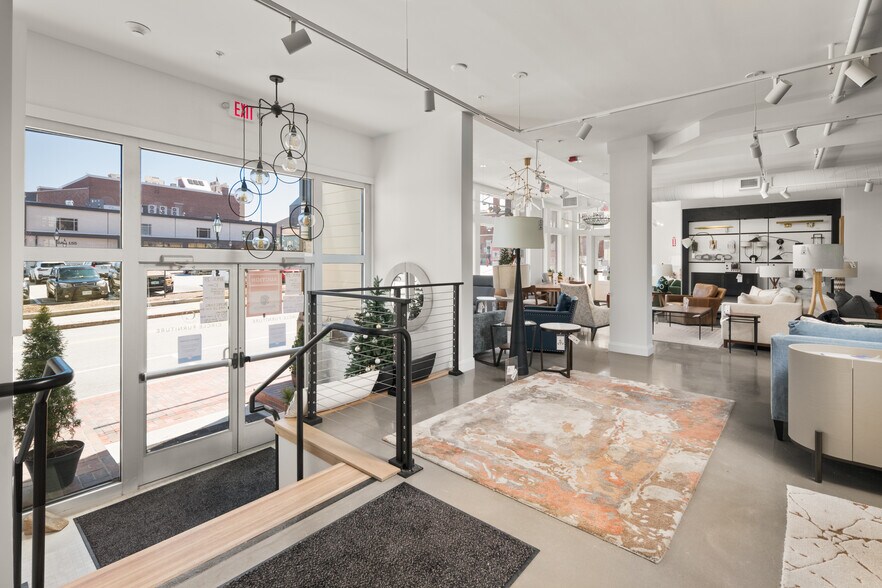 More Photos Of 40 Bridge St, Portsmouth Storefront Retail Residential For Sale