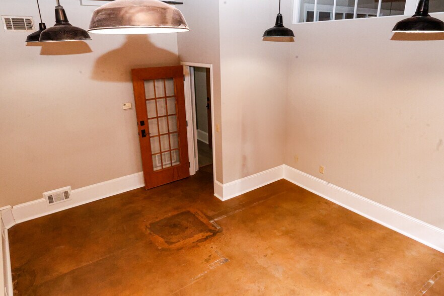 More Photos Of 200 Brookstown Ave, Winston-Salem Loft Creative Space For Lease