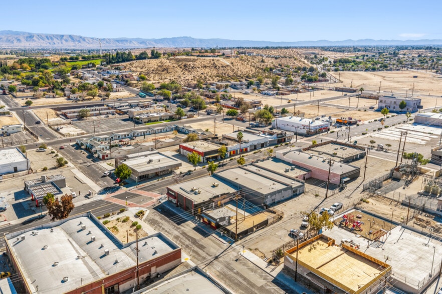 More Photos Of 15586 7th St, Victorville Storefront For Sale