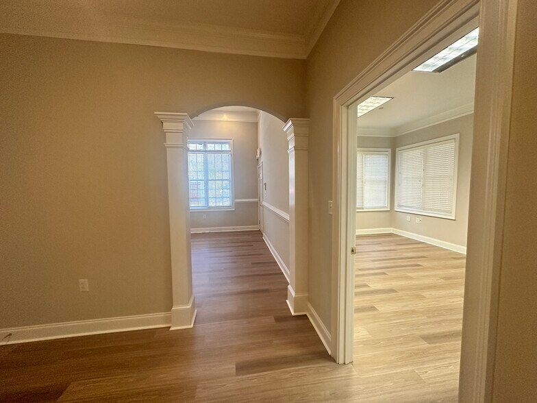 More Photos Of 10425 Old Alabama Connector Rd, Alpharetta Office For Lease