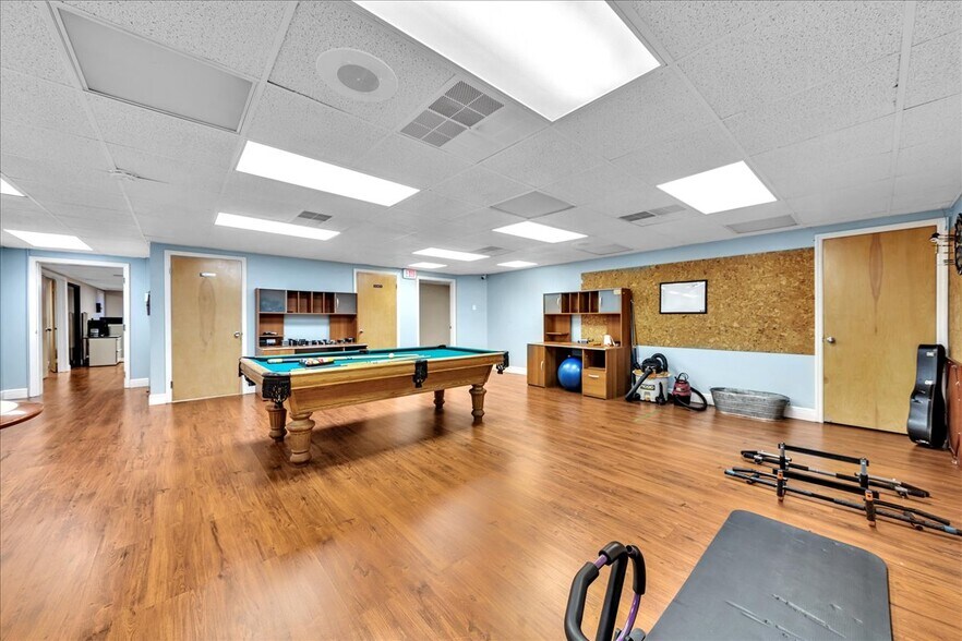 More Photos Of 6187 NW 167th St, Miami Lakes Office For Sale
