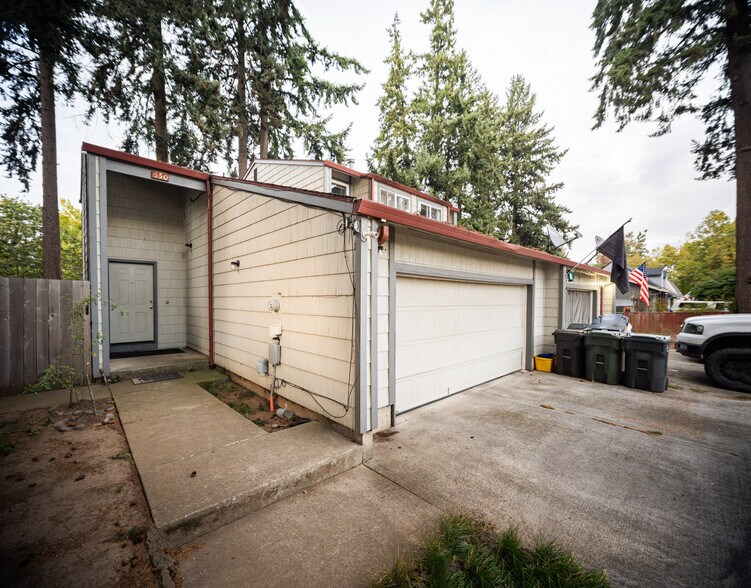 More Photos Of 550 SE 5th Ave, Canby Apartments For Sale
