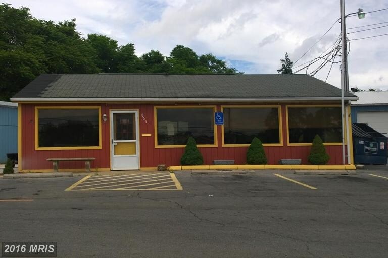Primary Photo Of 865 Lincoln Way W, Chambersburg Auto Repair For Sale