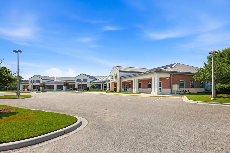 More Photos Of 584 Hospital Dr NE, Bolivia Medical For Lease