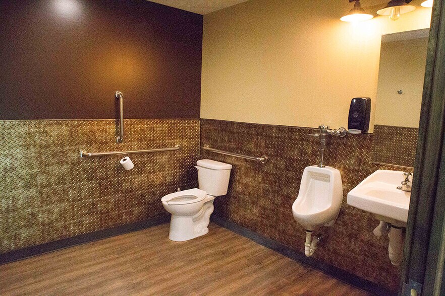 More Photos Of 1325 E Airport Rd, Grand Island Storefront Retail Office For Sale