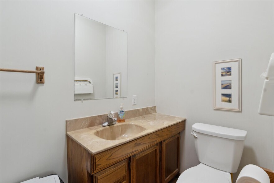More Photos Of 1641 Saw Mill Run Blvd, Pittsburgh Flex For Sale