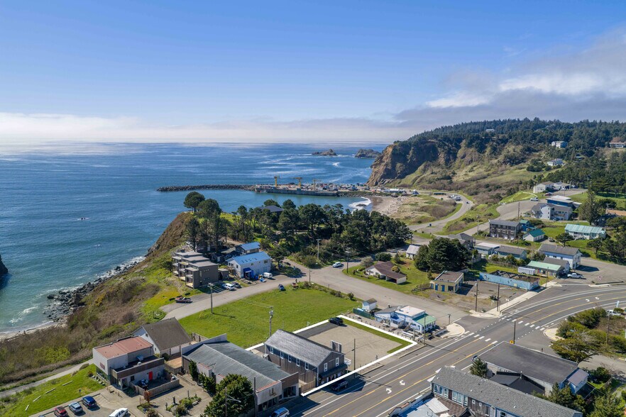 More Photos Of 267 W Sixth St, Port Orford Storefront Retail Residential For Sale