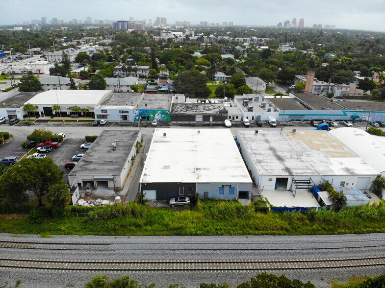 More Photos Of 3031-3035 NE 12th Ter, Oakland Park Warehouse For Sale