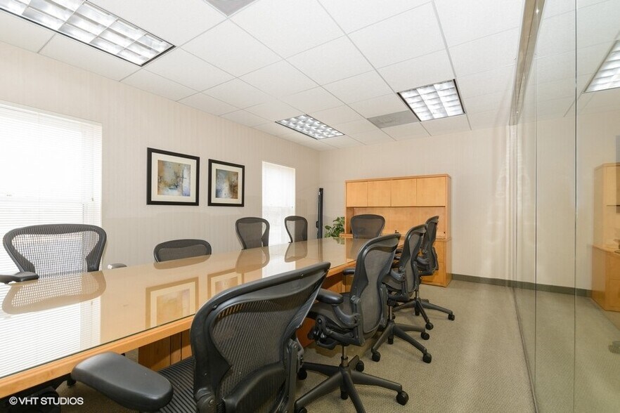 More Photos Of 275 S Roselle Rd, Schaumburg Bank For Sale