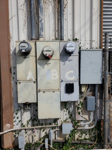 More Photos Of 94-121 Leokane St, Waipahu Land For Lease