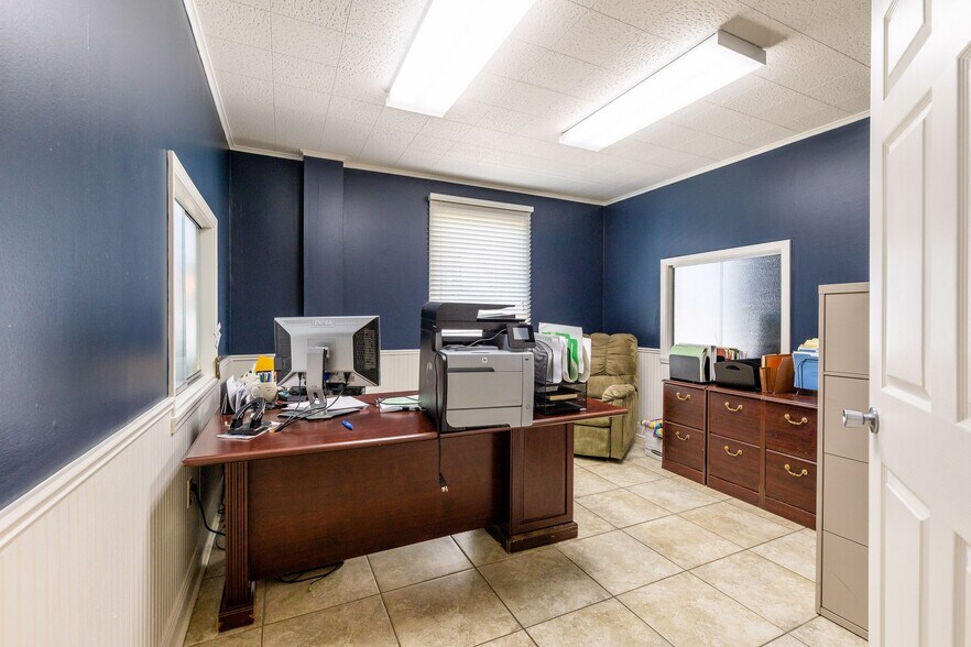 More Photos Of 101 Menard Rd, Houma Light Manufacturing For Lease