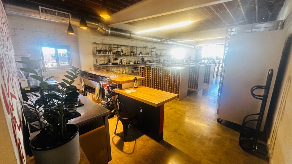 More Photos Of 2311 Lincoln Ave, Altadena Freestanding For Lease