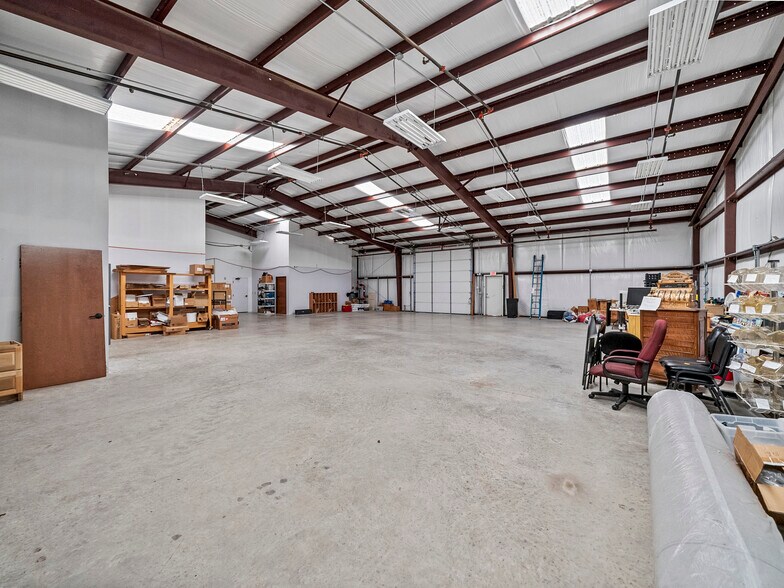 More Photos Of 10 Regency Dr, Wylie Light Distribution For Lease