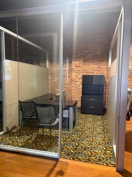 More Photos Of 107 S Franklin St, Tampa Freestanding For Lease