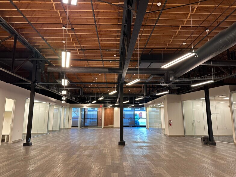 More Photos Of 10939 120th St NW, Edmonton General Retail For Lease