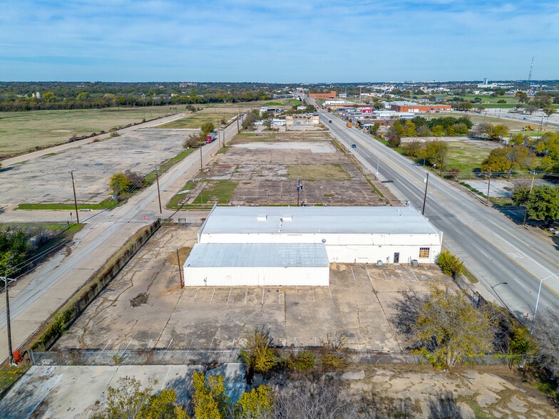 More Photos Of 541 N Main St, Fort Worth Light Manufacturing For Lease