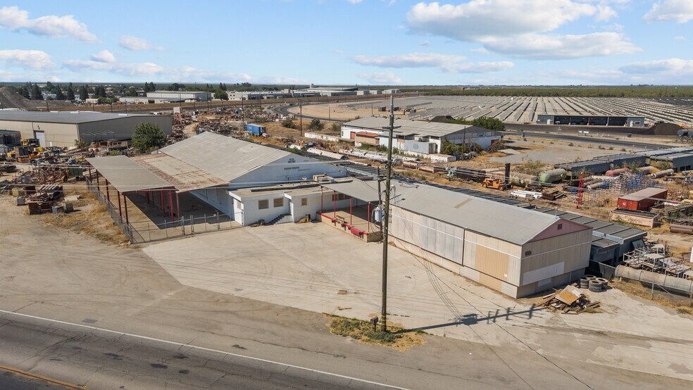 More Photos Of 550 Highway 46, Wasco Warehouse For Lease