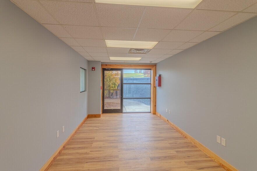 More Photos Of 87 Carpenter Dr, Annville Warehouse For Lease