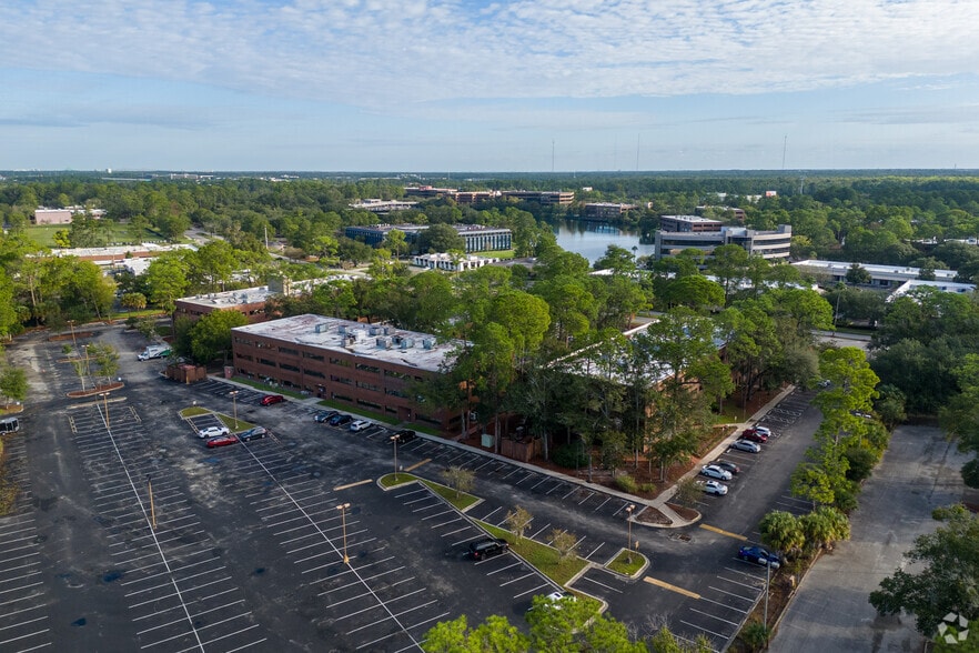 More Photos Of 7960 Baymeadows Way, Jacksonville Office For Lease
