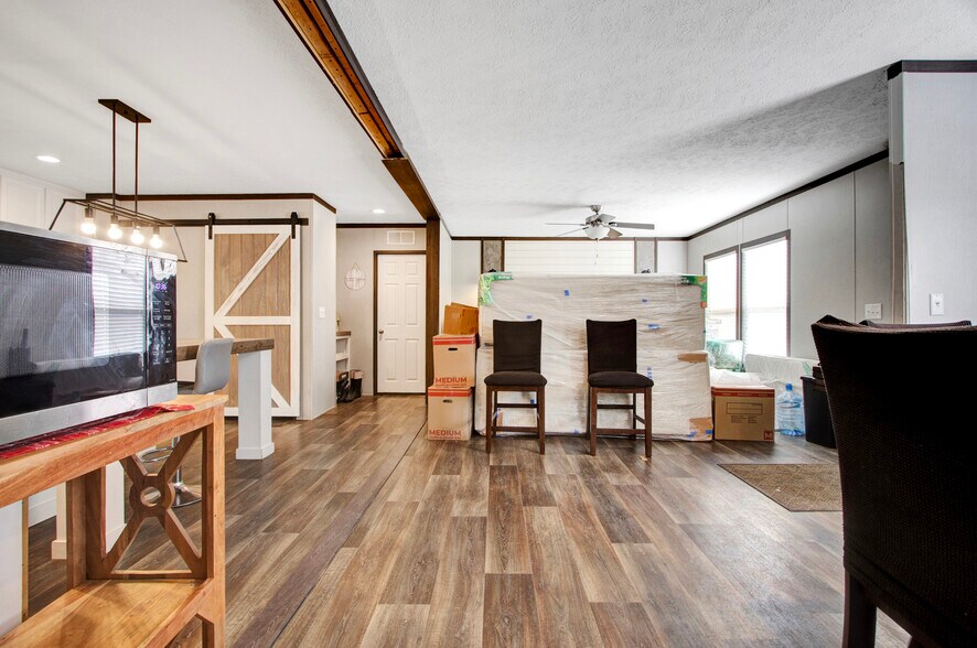 More Photos Of 464 McCaleb, Montgomery Specialty For Sale