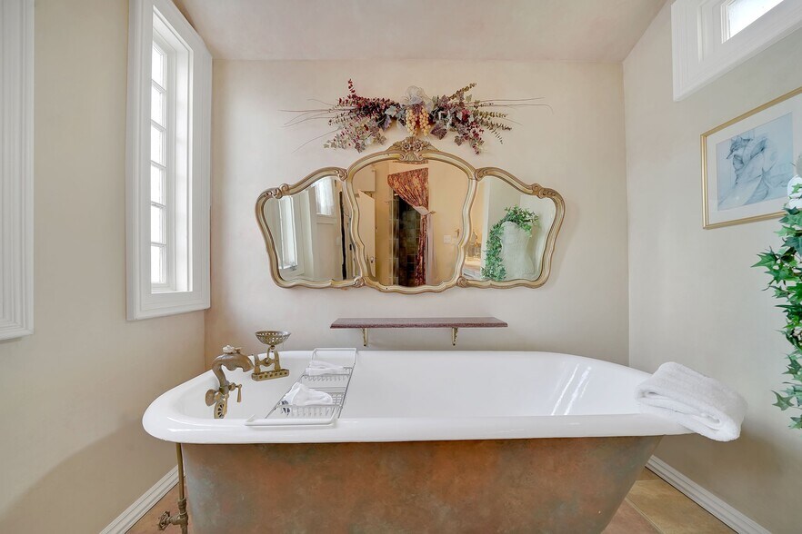 More Photos Of 77 Main St, Sutter Creek Hospitality For Sale