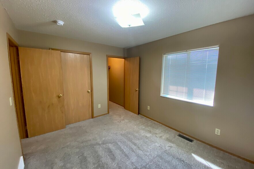 More Photos Of 4536 E Brennan Dr, Sioux Falls Multifamily For Sale