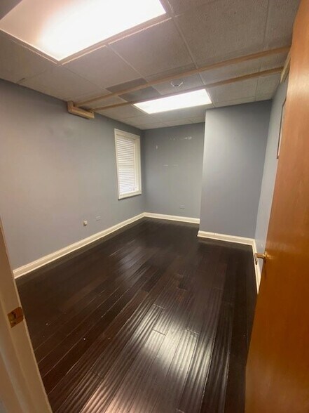 More Photos Of 9100 Ogden Ave, Brookfield Office For Sale