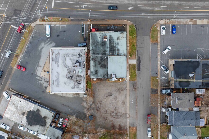 More Photos Of 231 St Paul St W, St Catharines General Retail For Sale