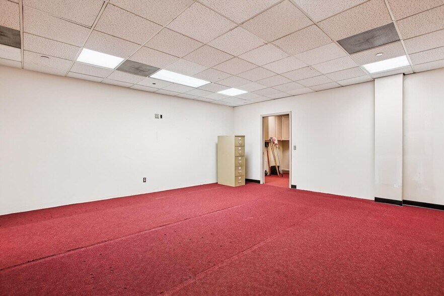 More Photos Of 1501 Duke St, Alexandria Office For Lease