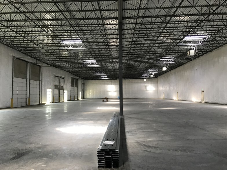 More Photos Of 5710 E 56th Ave, Commerce City Distribution For Lease