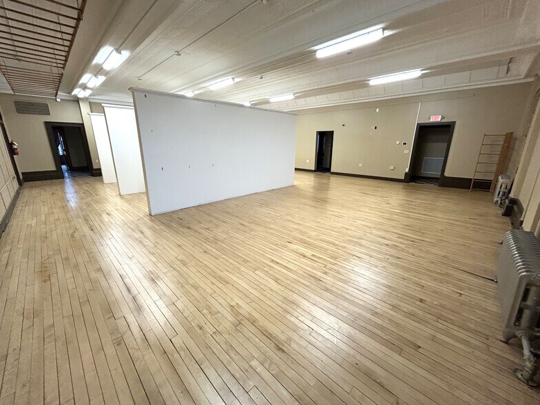 More Photos Of 149 Maple St, Naugatuck General Retail For Sale