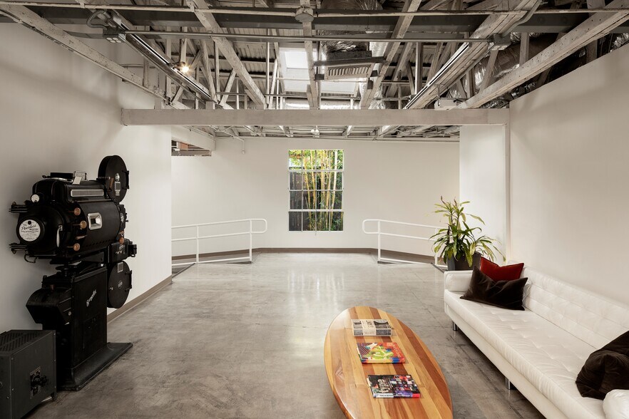 More Photos Of 1620 Euclid St, Santa Monica Loft Creative Space For Sale