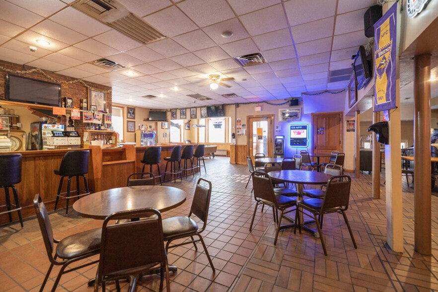 More Photos Of 100 S Washington St, Lake City Restaurant For Sale