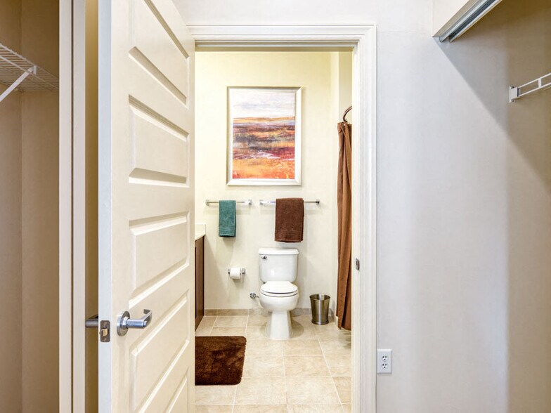 More Photos Of 670 Downey Green, Hampton Apartments For Sale