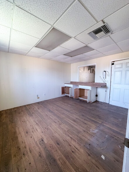 More Photos Of 2337 Industrial Dr, Panama City Warehouse For Sale