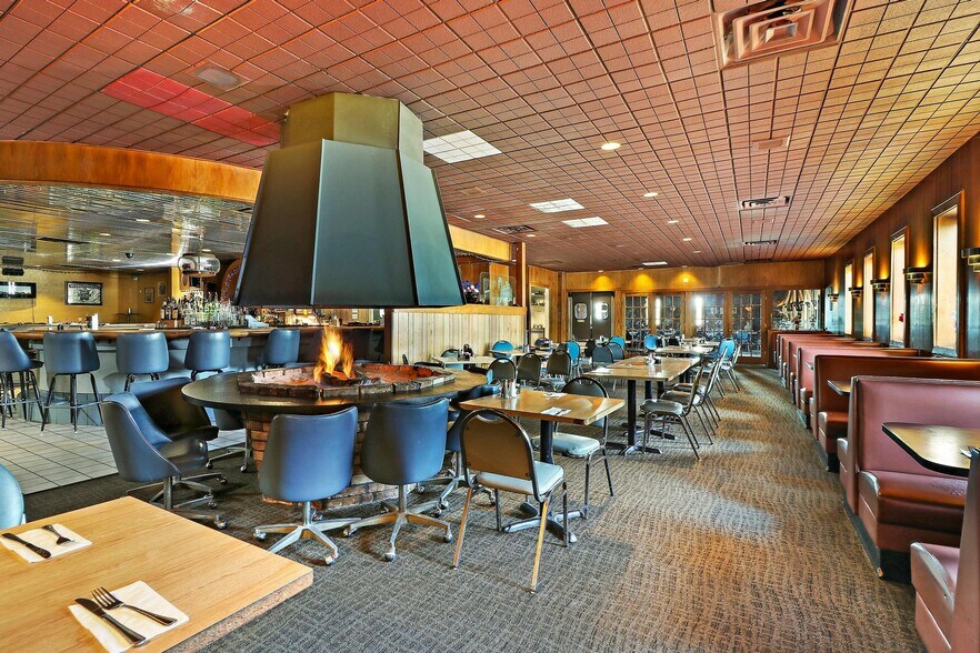 More Photos Of 2801 30th Ave, Kenosha Restaurant For Sale