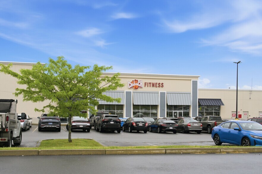 More Photos Of 262 Swansea Mall Dr, Swansea Unknown For Lease