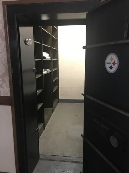 More Photos Of 4110 Davison St, Pittsburgh Office For Lease