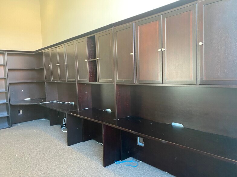 More Photos Of 2831-2849 7th St, Berkeley Office For Sale