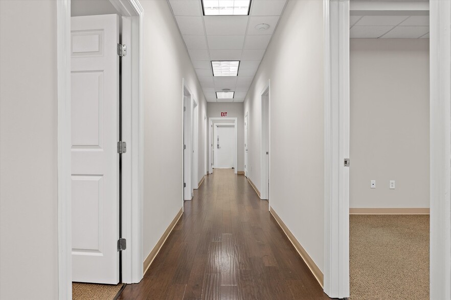 More Photos Of 7446 Shallowford Rd, Chattanooga Medical For Lease